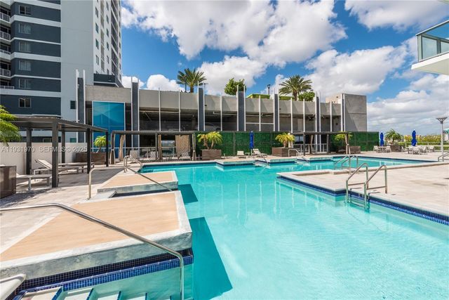 1010 SW 2nd Ave PH03, Miami, FL 33130