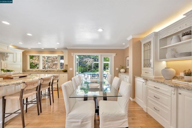 75 Corte Yolanda, Moraga, CA 94556