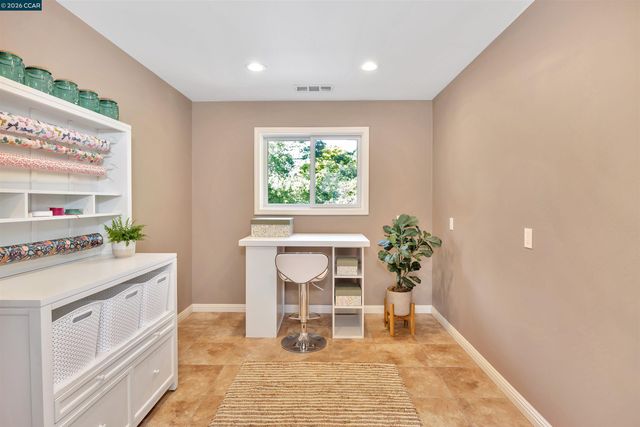 75 Corte Yolanda, Moraga, CA 94556