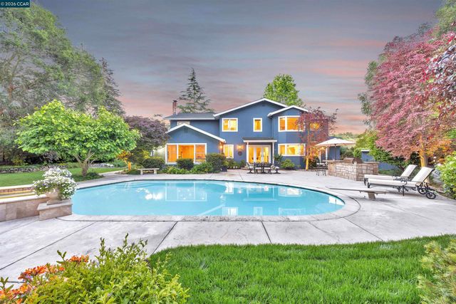 75 Corte Yolanda, Moraga, CA 94556