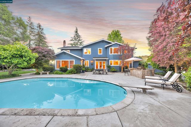 75 Corte Yolanda, Moraga, CA 94556