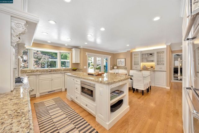 75 Corte Yolanda, Moraga, CA 94556