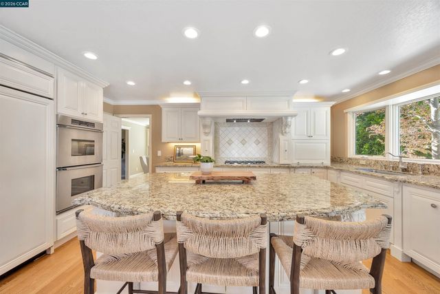 75 Corte Yolanda, Moraga, CA 94556