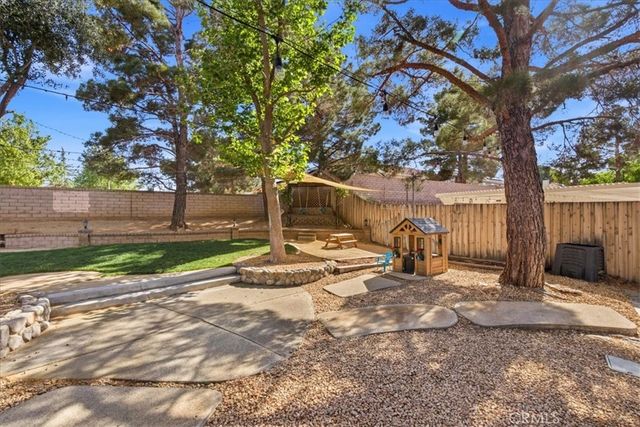 3020 Willowbrook, Palmdale, CA 93551