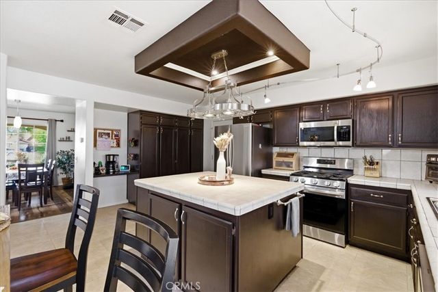 3020 Willowbrook, Palmdale, CA 93551