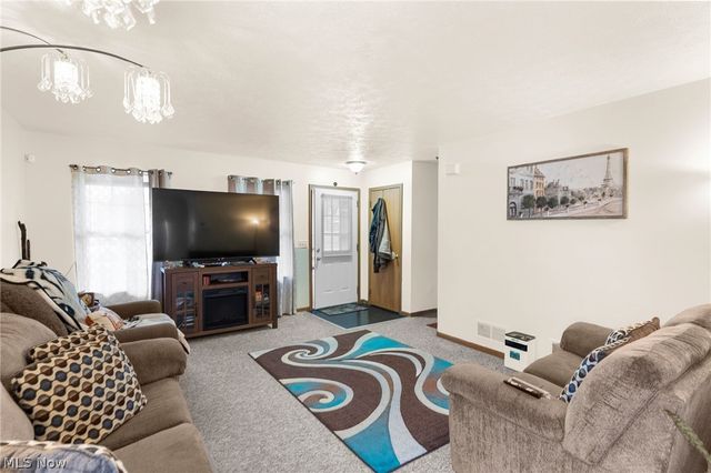 611 Sherwood Avenue, Youngstown, OH 44511