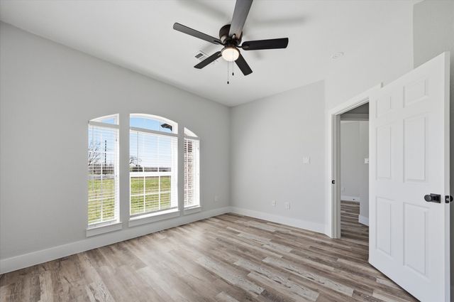 867 Durning Road, Van Alstyne, TX 75495