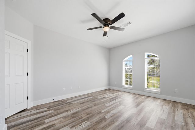 867 Durning Road, Van Alstyne, TX 75495