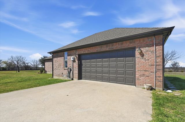 867 Durning Road, Van Alstyne, TX 75495