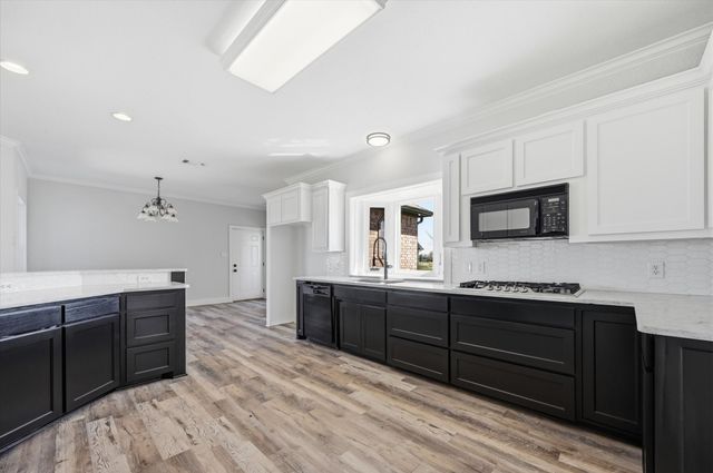 867 Durning Road, Van Alstyne, TX 75495