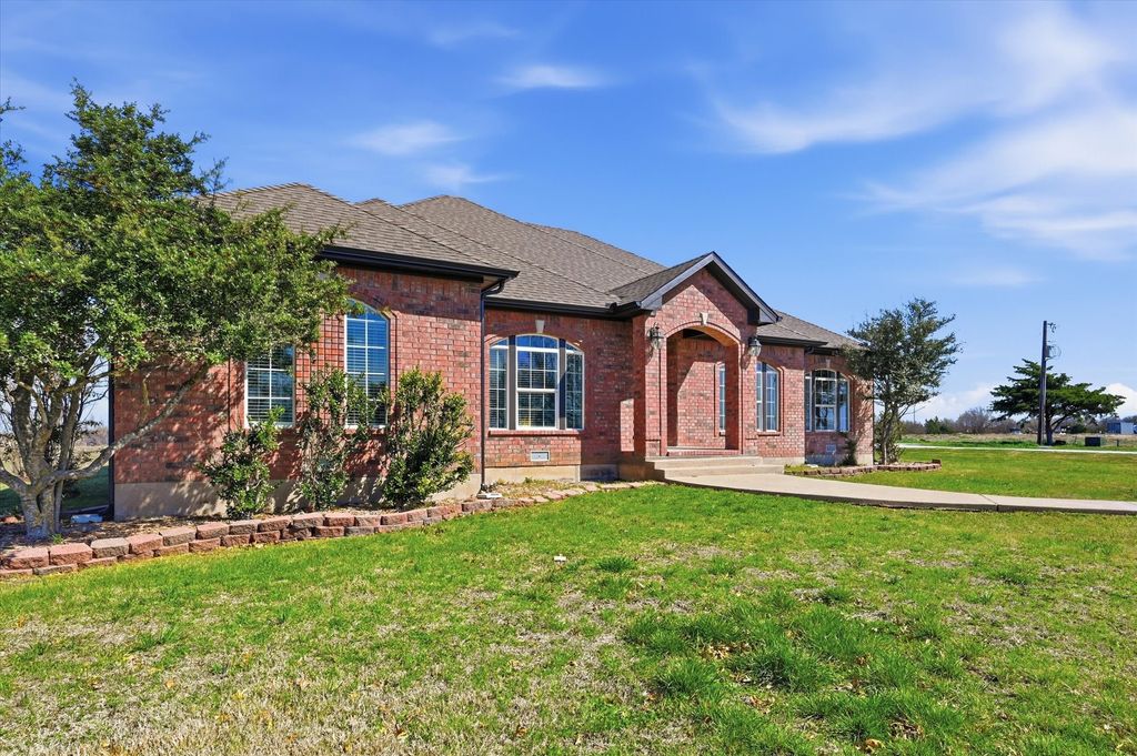 867 Durning Road, Van Alstyne, TX 75495