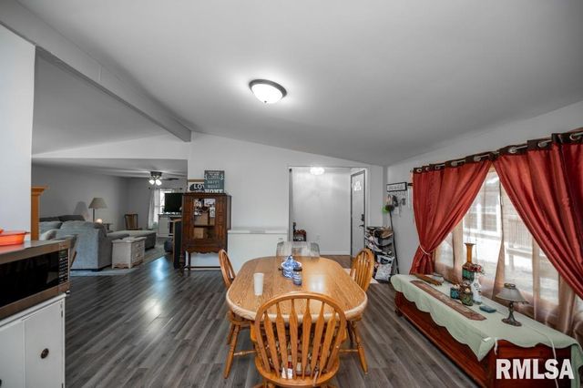 113 LAKEPOINT Drive, Metamora, IL 61548