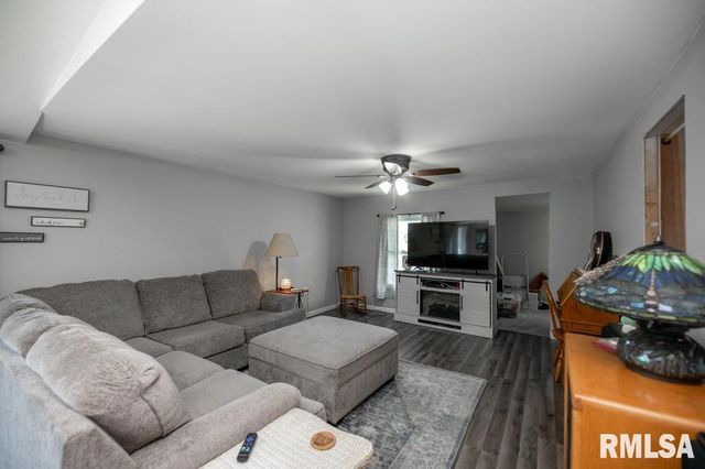 113 LAKEPOINT Drive, Metamora, IL 61548
