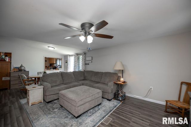 113 LAKEPOINT Drive, Metamora, IL 61548