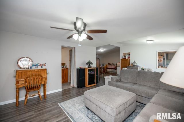 113 LAKEPOINT Drive, Metamora, IL 61548