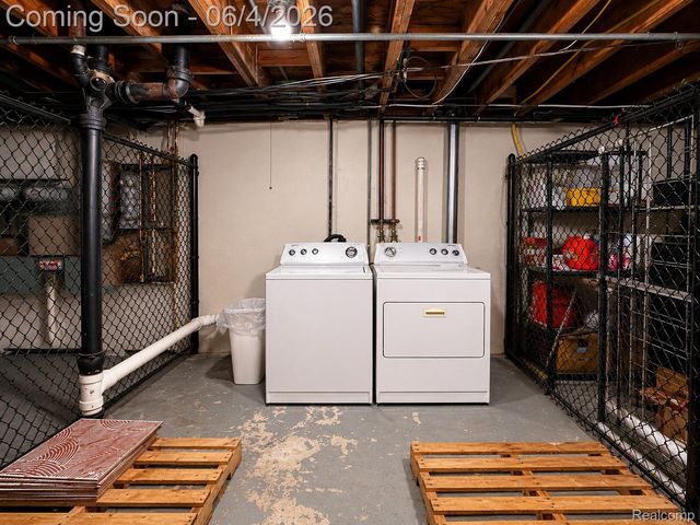 1880 Axtell Drive 2, Troy, MI 48084