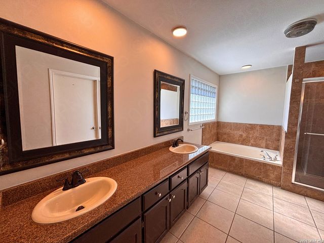 18035 Green Knoll, San Antonio, TX 78258