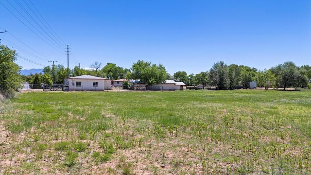 1227 E River Road, Belen, NM 87002