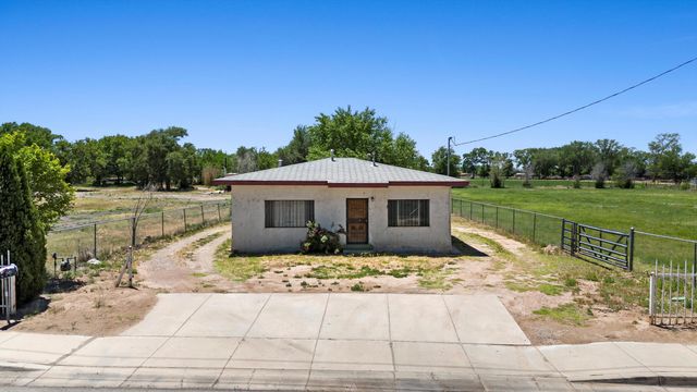 1227 E River Road, Belen, NM 87002