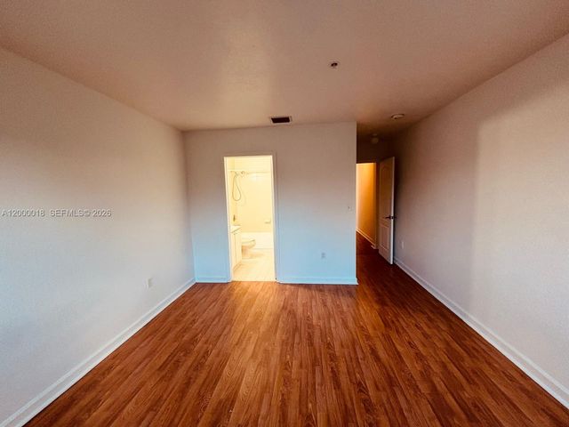 7080 NW 177th St 201-13, Hialeah, FL 33015