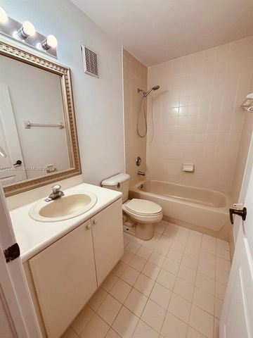 7080 NW 177th St 201-13, Hialeah, FL 33015