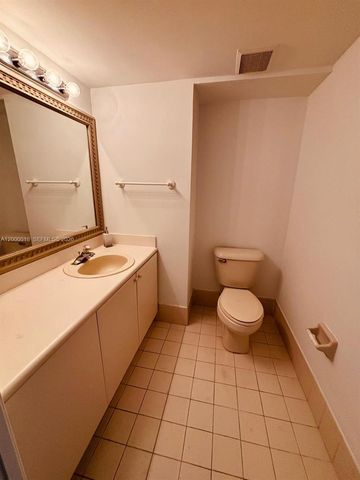 7080 NW 177th St 201-13, Hialeah, FL 33015