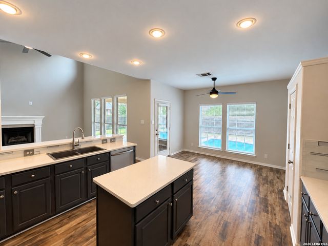 9207 Putnam Dr, Helotes, TX 78023