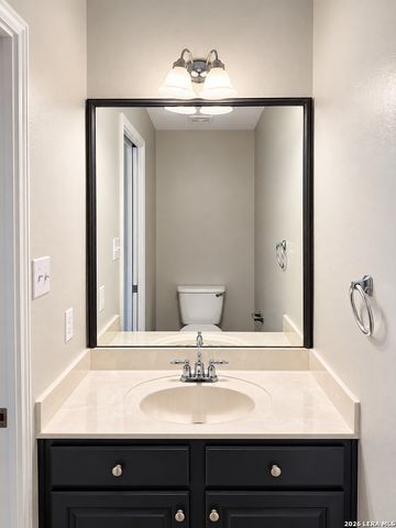9207 Putnam Dr, Helotes, TX 78023