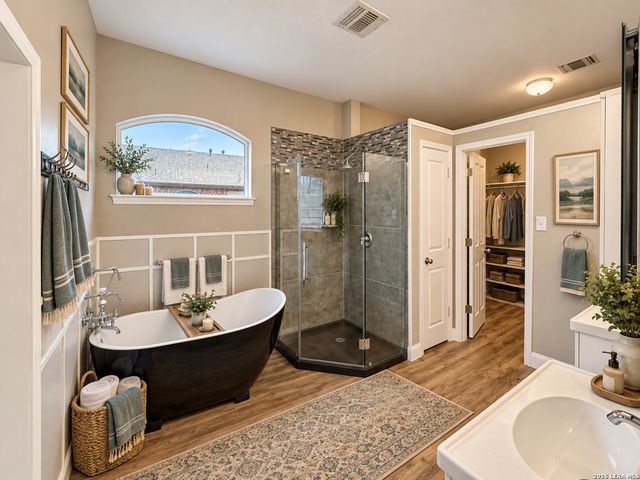 9207 Putnam Dr, Helotes, TX 78023