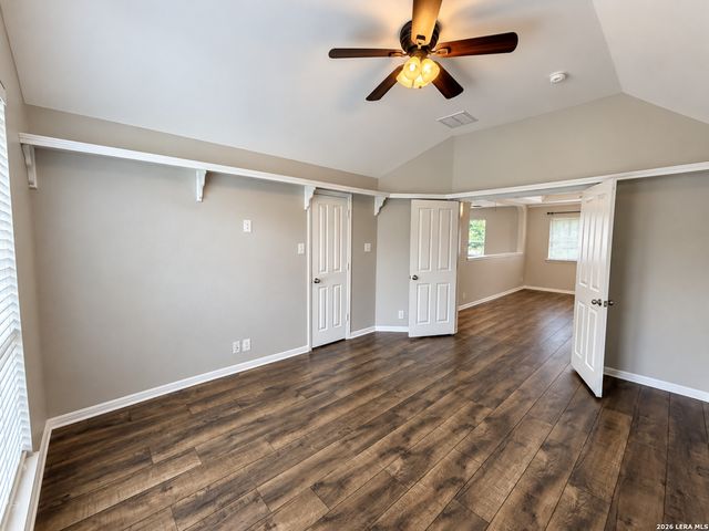 9207 Putnam Dr, Helotes, TX 78023