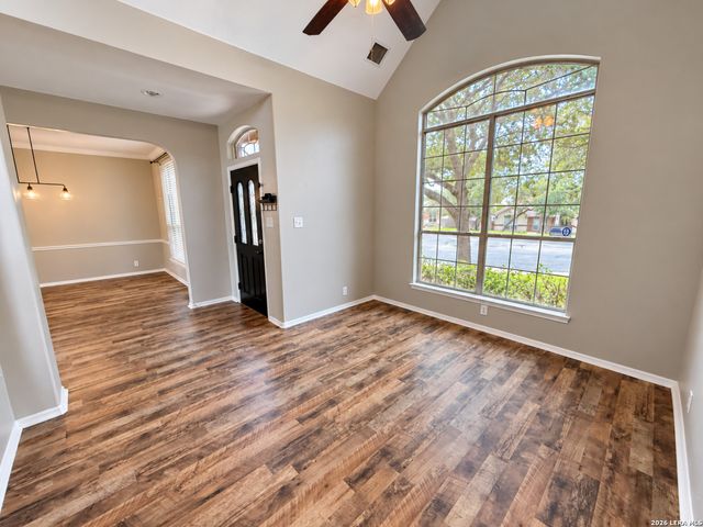 9207 Putnam Dr, Helotes, TX 78023