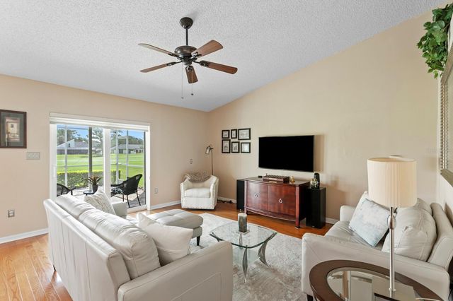 14607 VILLAGE GLEN CIRCLE, Tampa, FL 33618