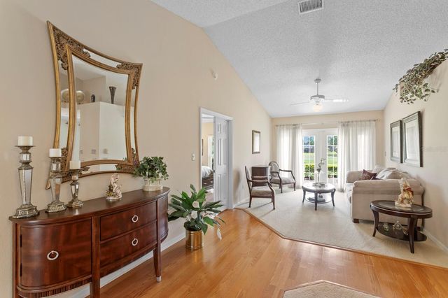 14607 VILLAGE GLEN CIRCLE, Tampa, FL 33618