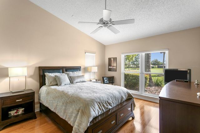 14607 VILLAGE GLEN CIRCLE, Tampa, FL 33618