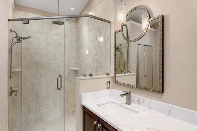 14607 VILLAGE GLEN CIRCLE, Tampa, FL 33618