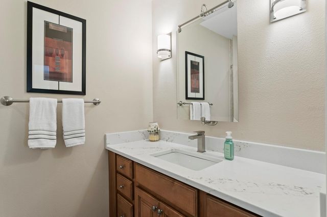 14607 VILLAGE GLEN CIRCLE, Tampa, FL 33618