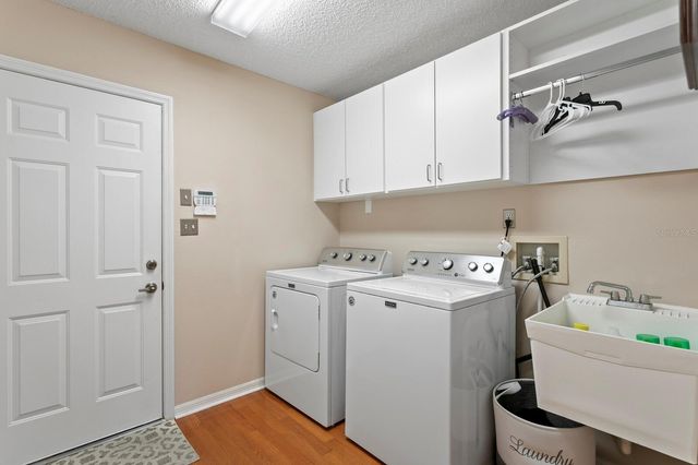 14607 VILLAGE GLEN CIRCLE, Tampa, FL 33618