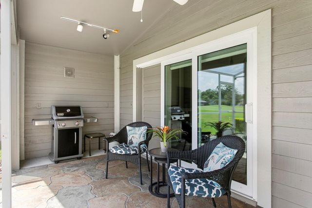 14607 VILLAGE GLEN CIRCLE, Tampa, FL 33618