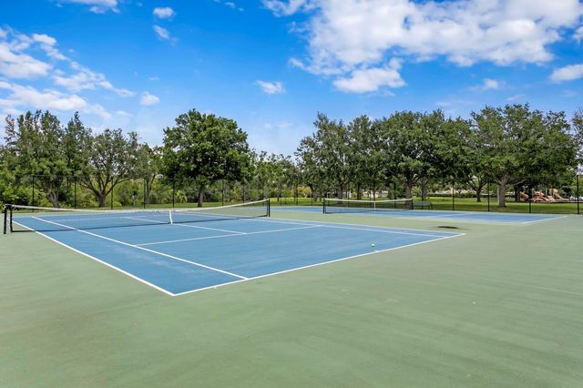 14607 VILLAGE GLEN CIRCLE, Tampa, FL 33618