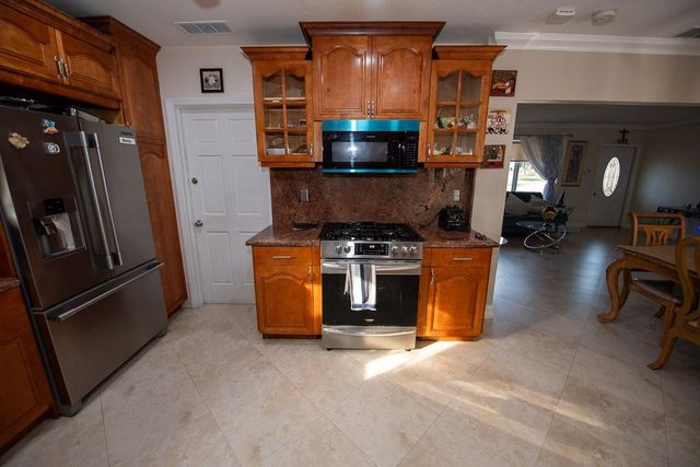 11040 NW 16th St, Pembroke Pines, FL 33026