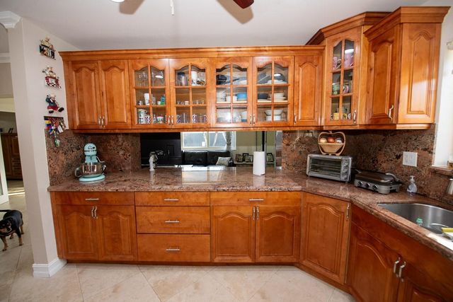 11040 NW 16th St, Pembroke Pines, FL 33026