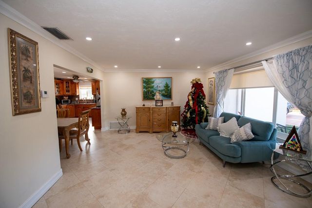 11040 NW 16th St, Pembroke Pines, FL 33026