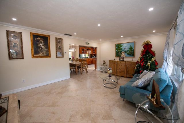 11040 NW 16th St, Pembroke Pines, FL 33026