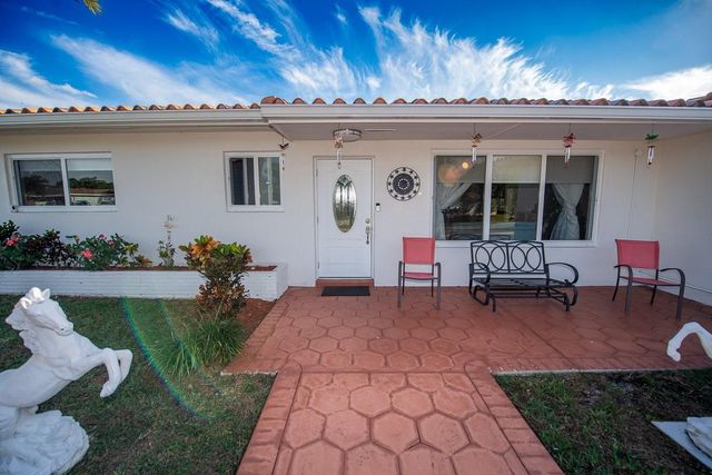 11040 NW 16th St, Pembroke Pines, FL 33026