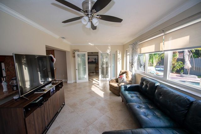 11040 NW 16th St, Pembroke Pines, FL 33026