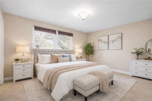 118 Vista Dr, Cecil, PA 15317