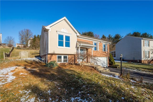 118 Vista Dr, Cecil, PA 15317