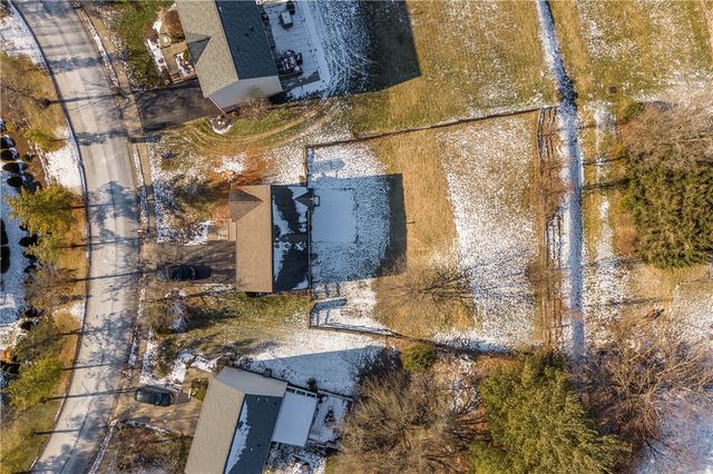 118 Vista Dr, Cecil, PA 15317