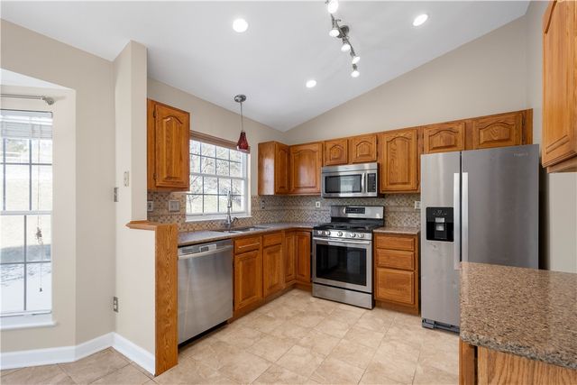 118 Vista Dr, Cecil, PA 15317