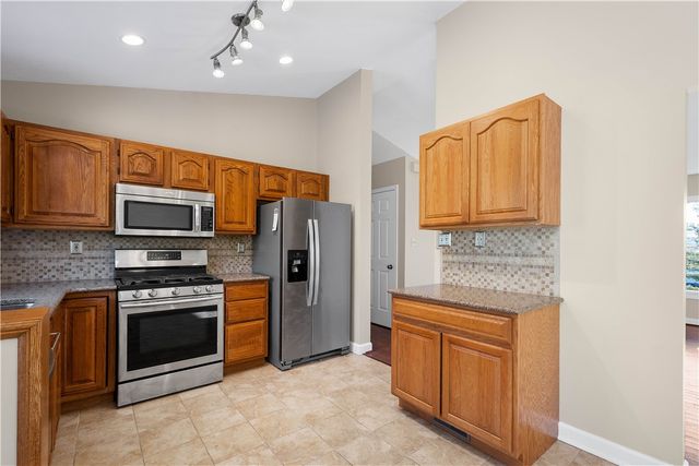 118 Vista Dr, Cecil, PA 15317